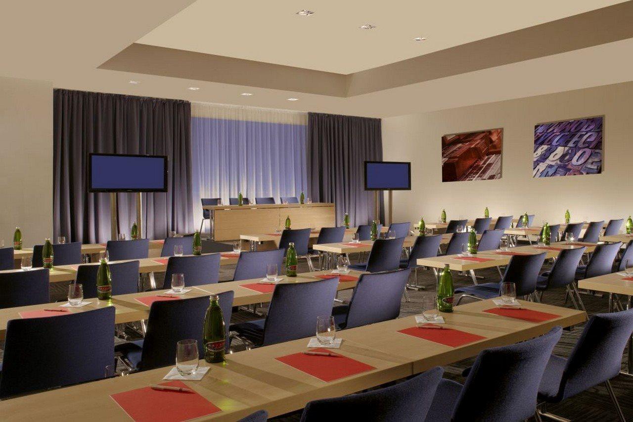 Park Inn Hotel Praha Bagian luar foto