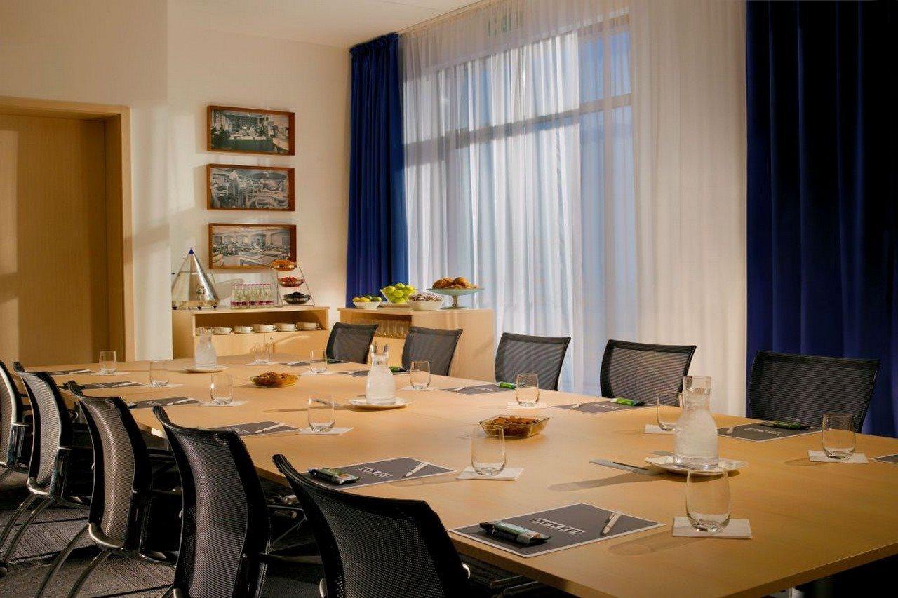 Park Inn Hotel Praha Bagian luar foto